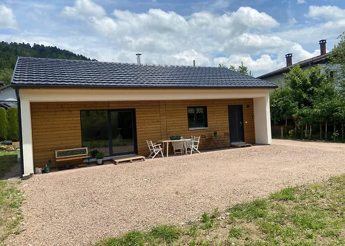 Coquette Maison Neuve De Plain Pied Au Coeur Des Hautes Vosges, Holiday home *